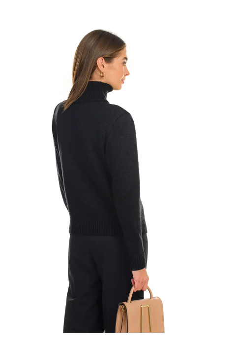 Turtleneck knit pullover 