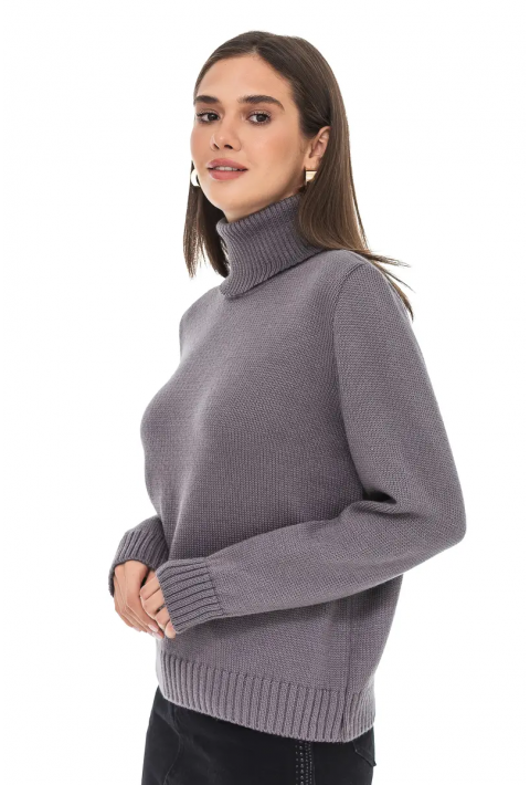 Turtleneck knit pullover 
