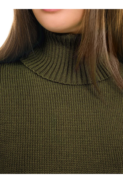 Turtleneck knit pullover 